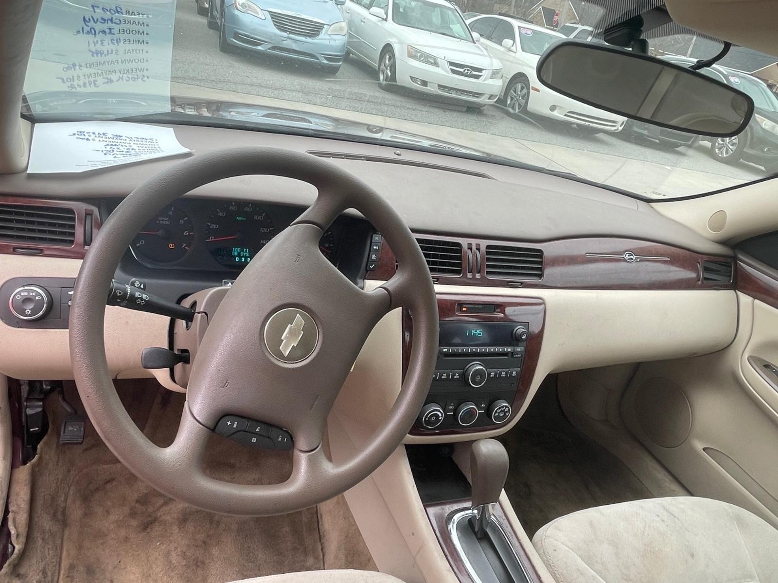 Chevrolet Impala Vehicle Full-screen Gallery Image 15