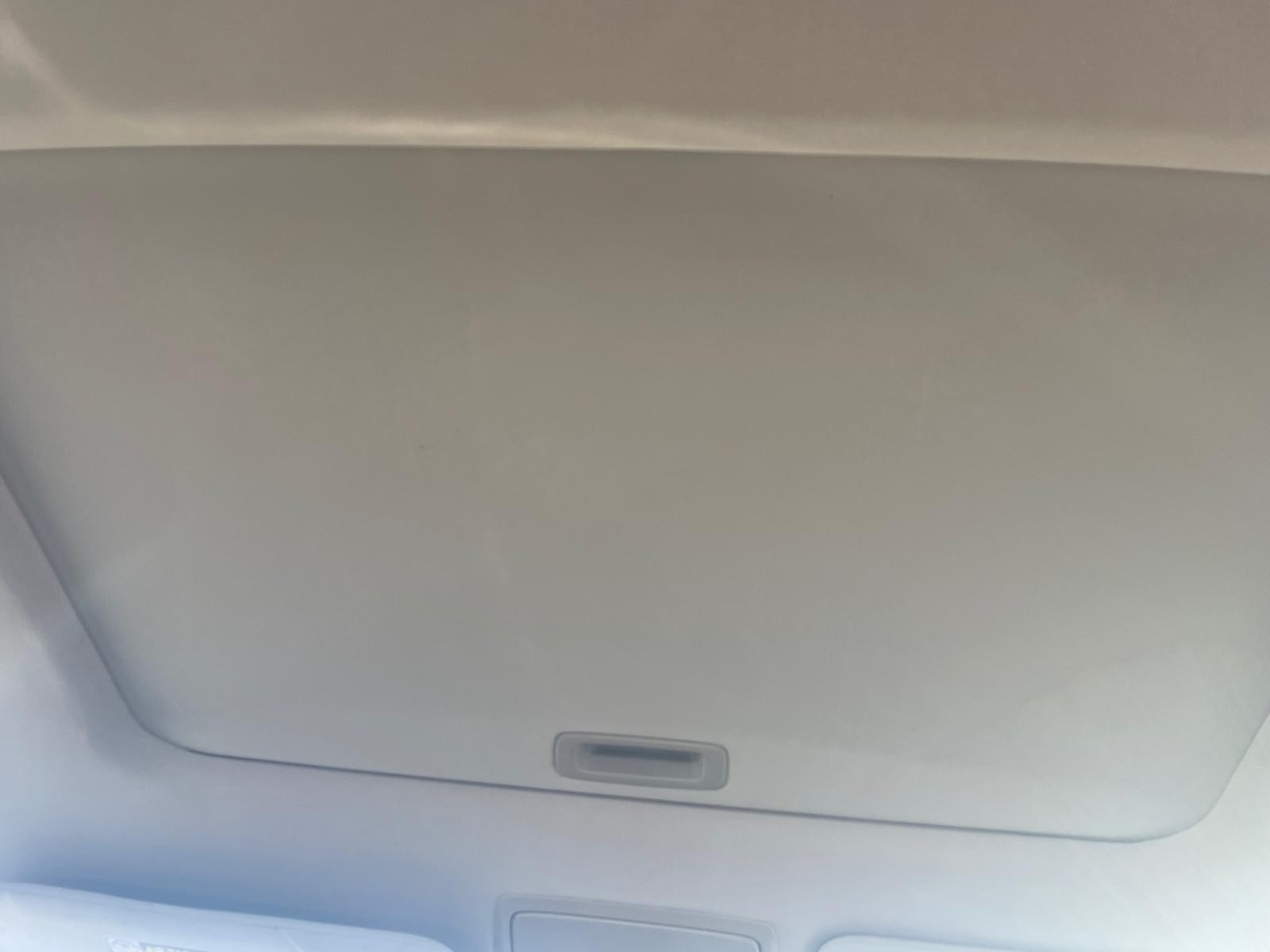 Honda Accord Sedan Vehicle Full-screen Gallery Image 11