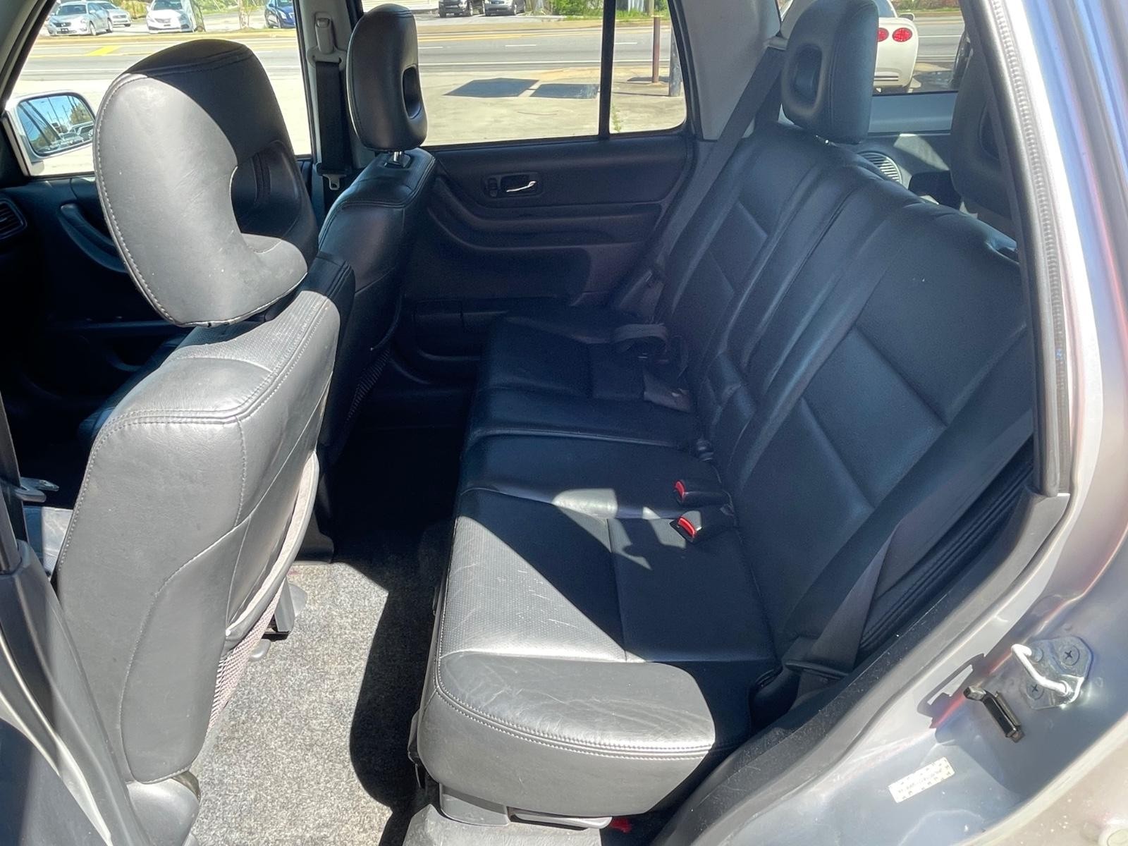 Honda CR-V Vehicle Full-screen Gallery Image 16