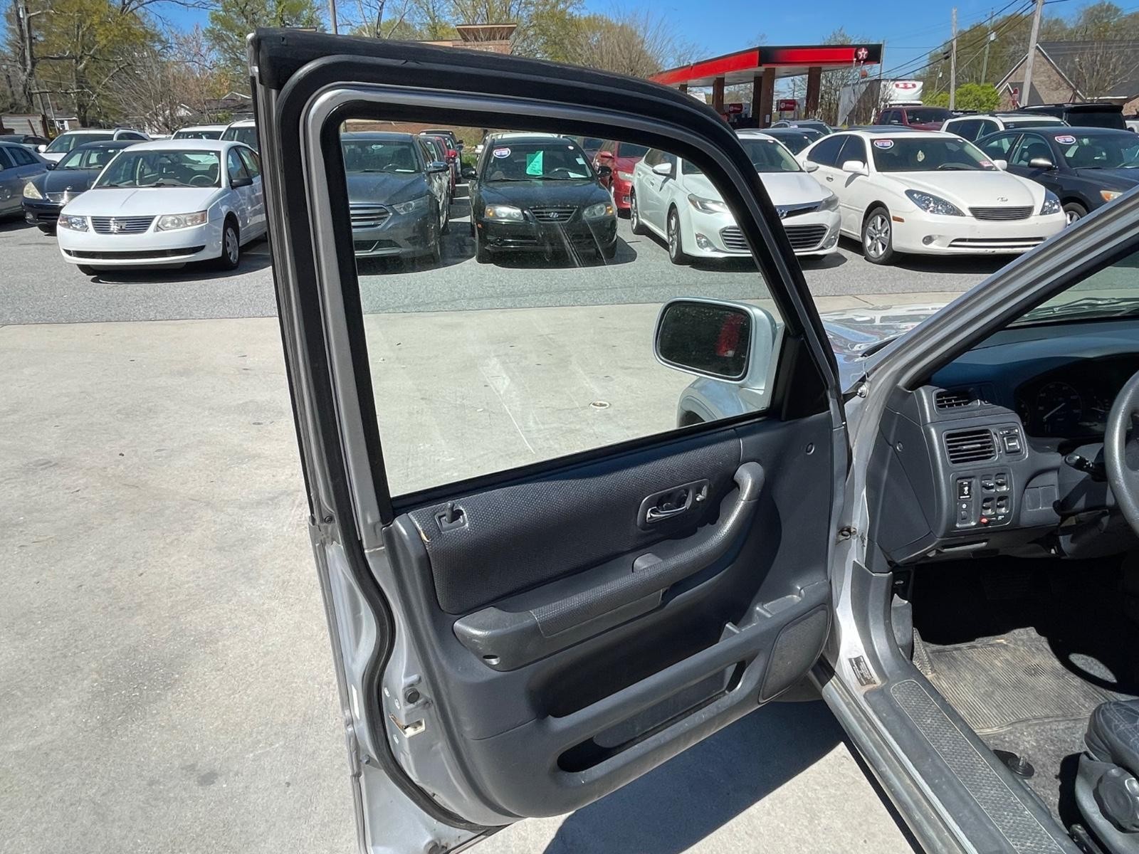 Honda CR-V Vehicle Full-screen Gallery Image 17