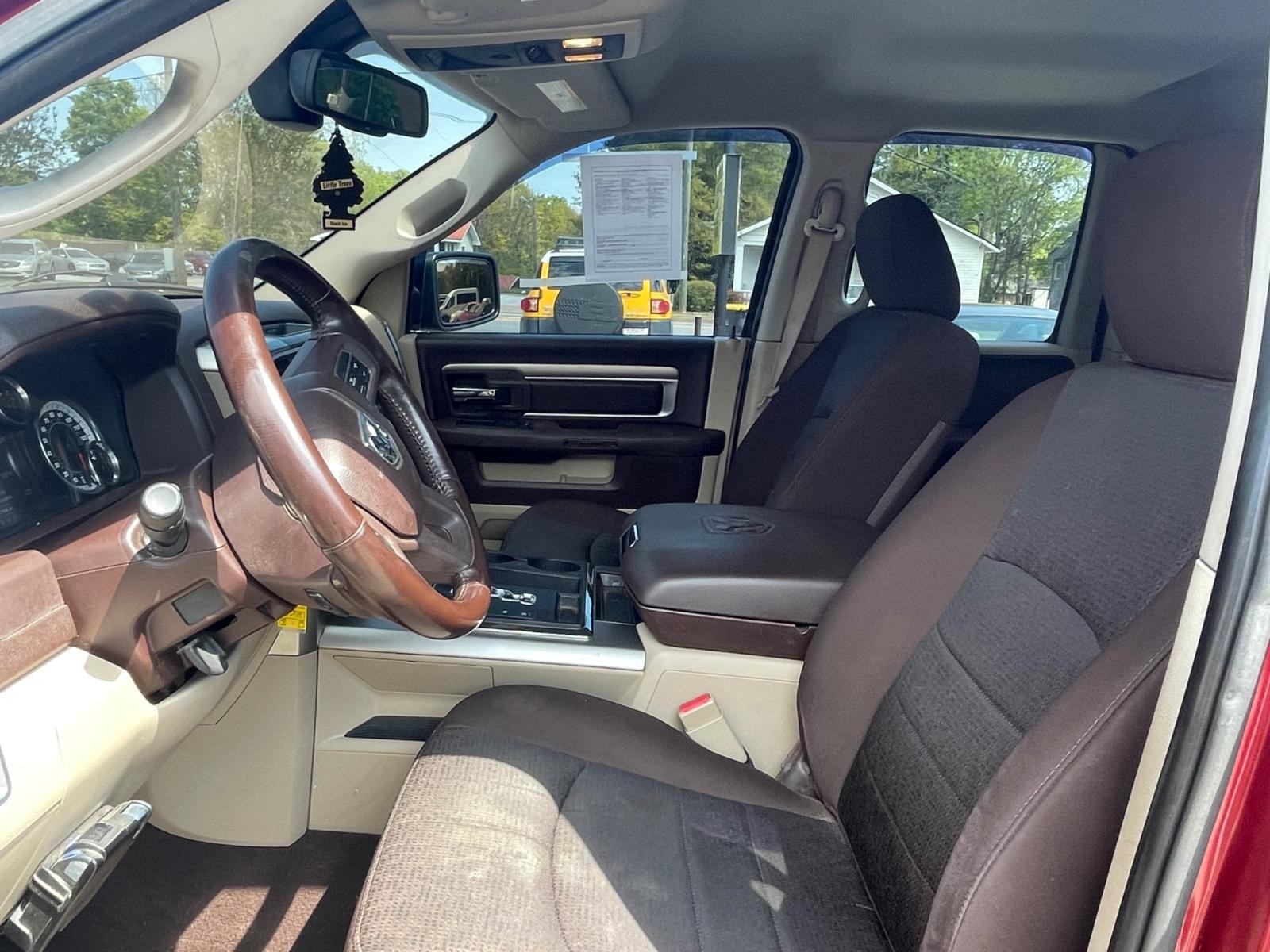 Ram 1500 Vehicle Full-screen Gallery Image 13