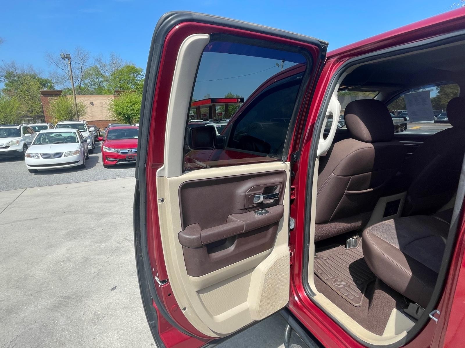 Ram 1500 Vehicle Full-screen Gallery Image 15