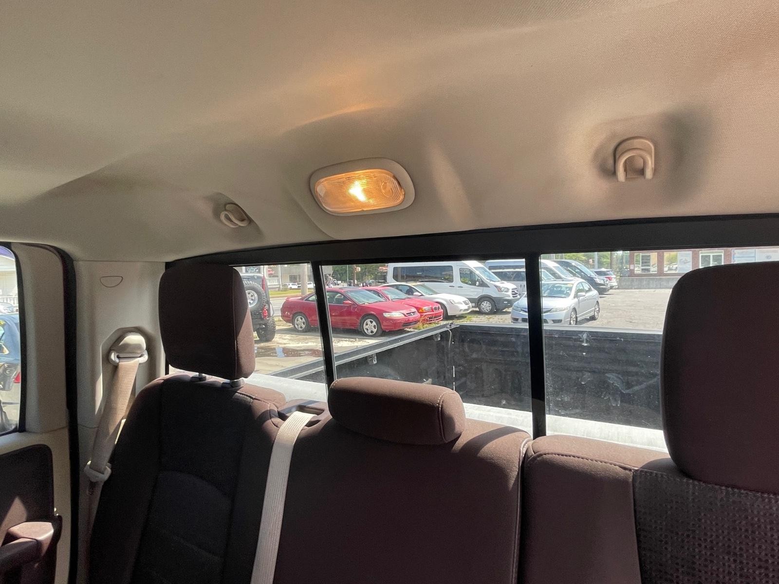 Ram 1500 Vehicle Full-screen Gallery Image 18