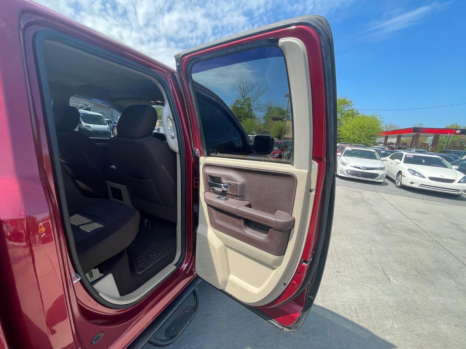 Ram 1500 Vehicle Full-screen Gallery Image 22