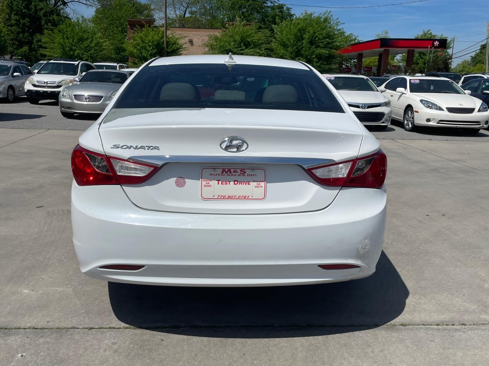 Hyundai Sonata Vehicle Full-screen Gallery Image 4