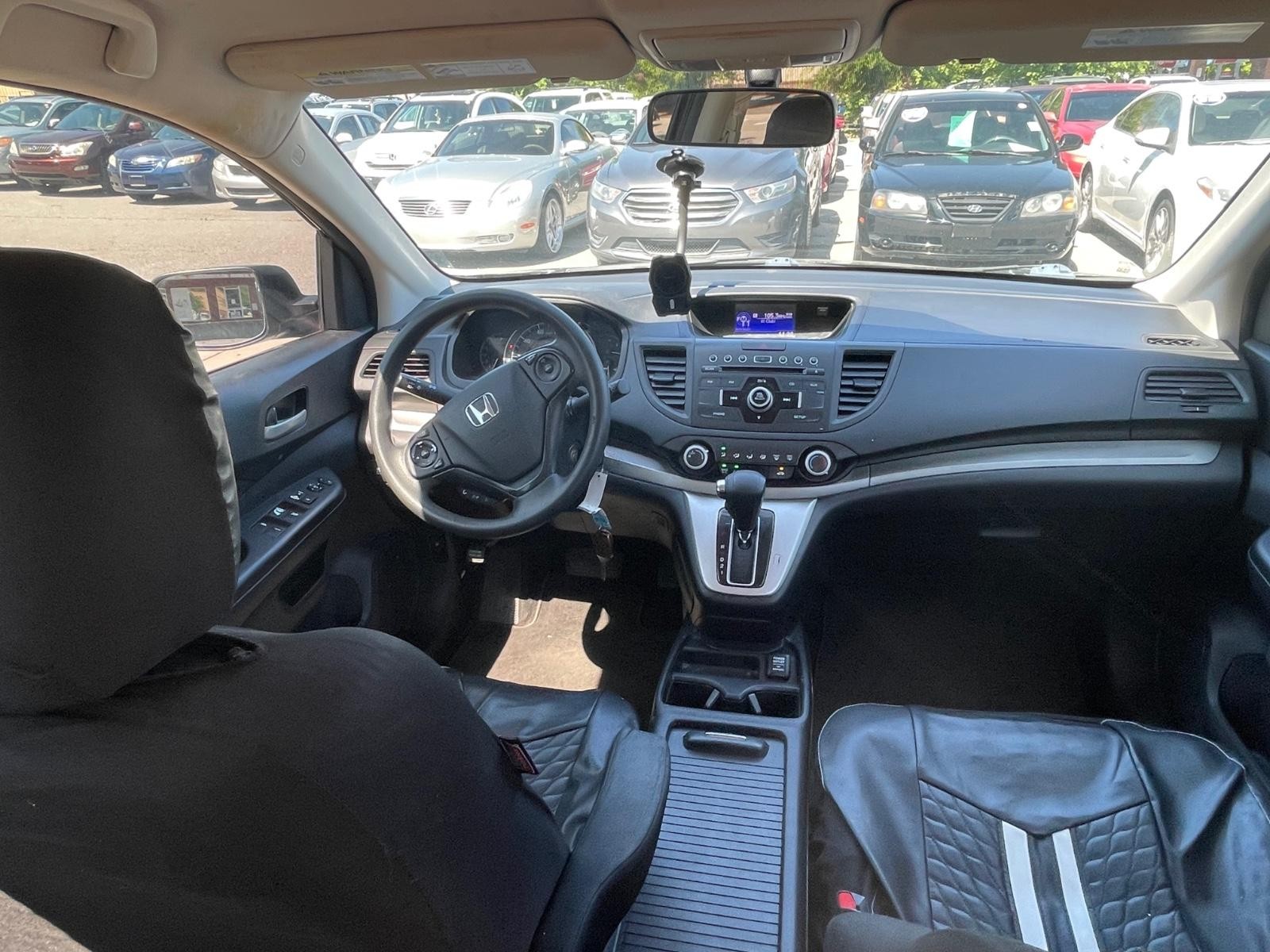 Honda CR-V Vehicle Full-screen Gallery Image 10