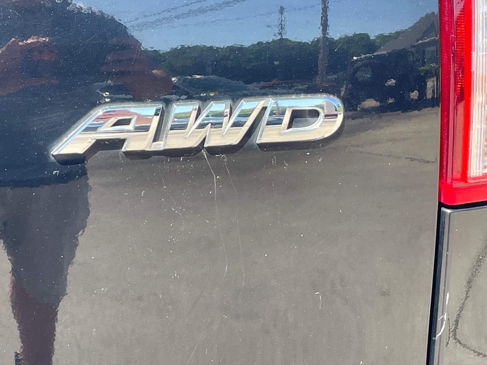 Honda CR-V Vehicle Full-screen Gallery Image 16