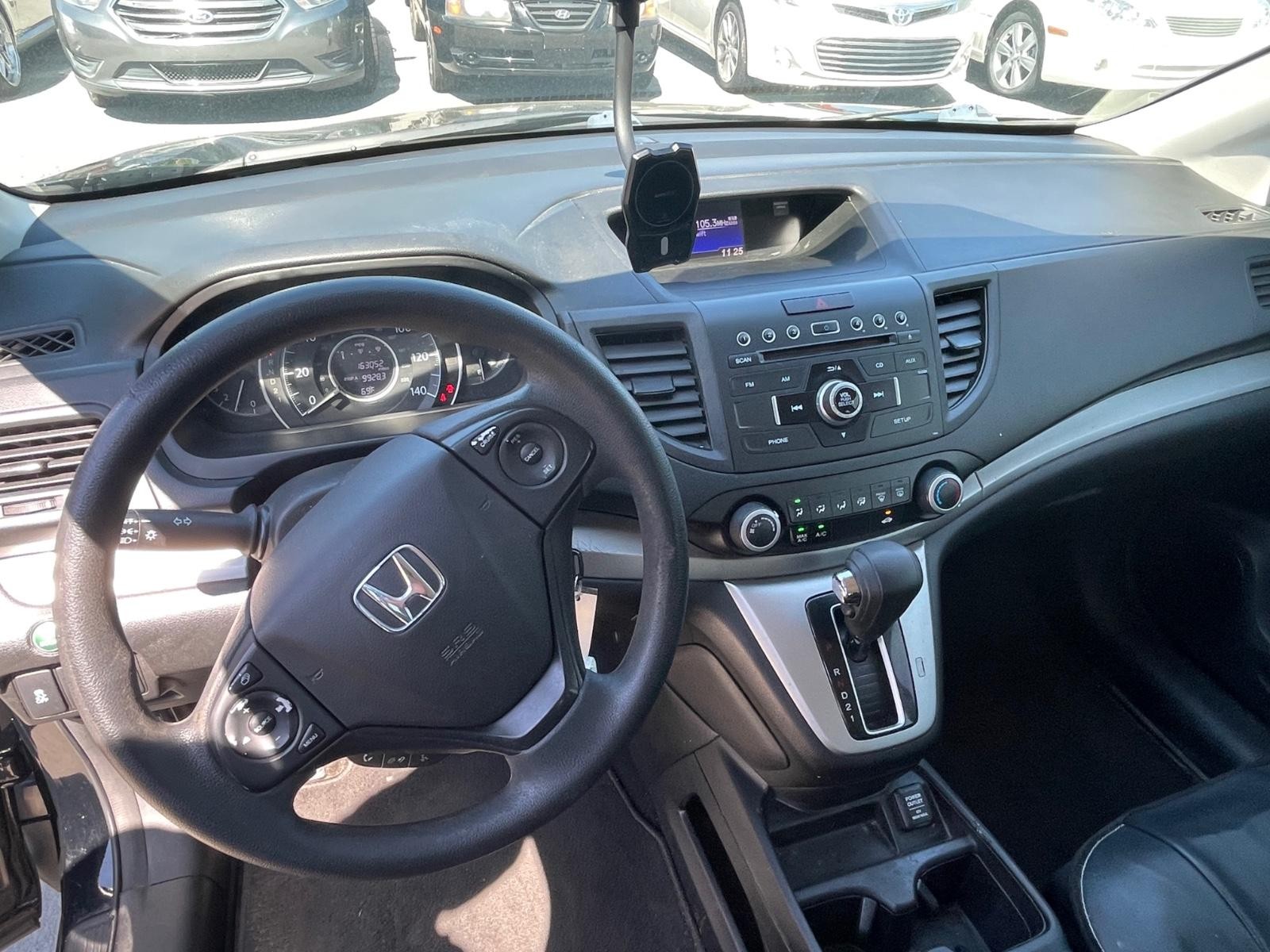 Honda CR-V Vehicle Full-screen Gallery Image 17