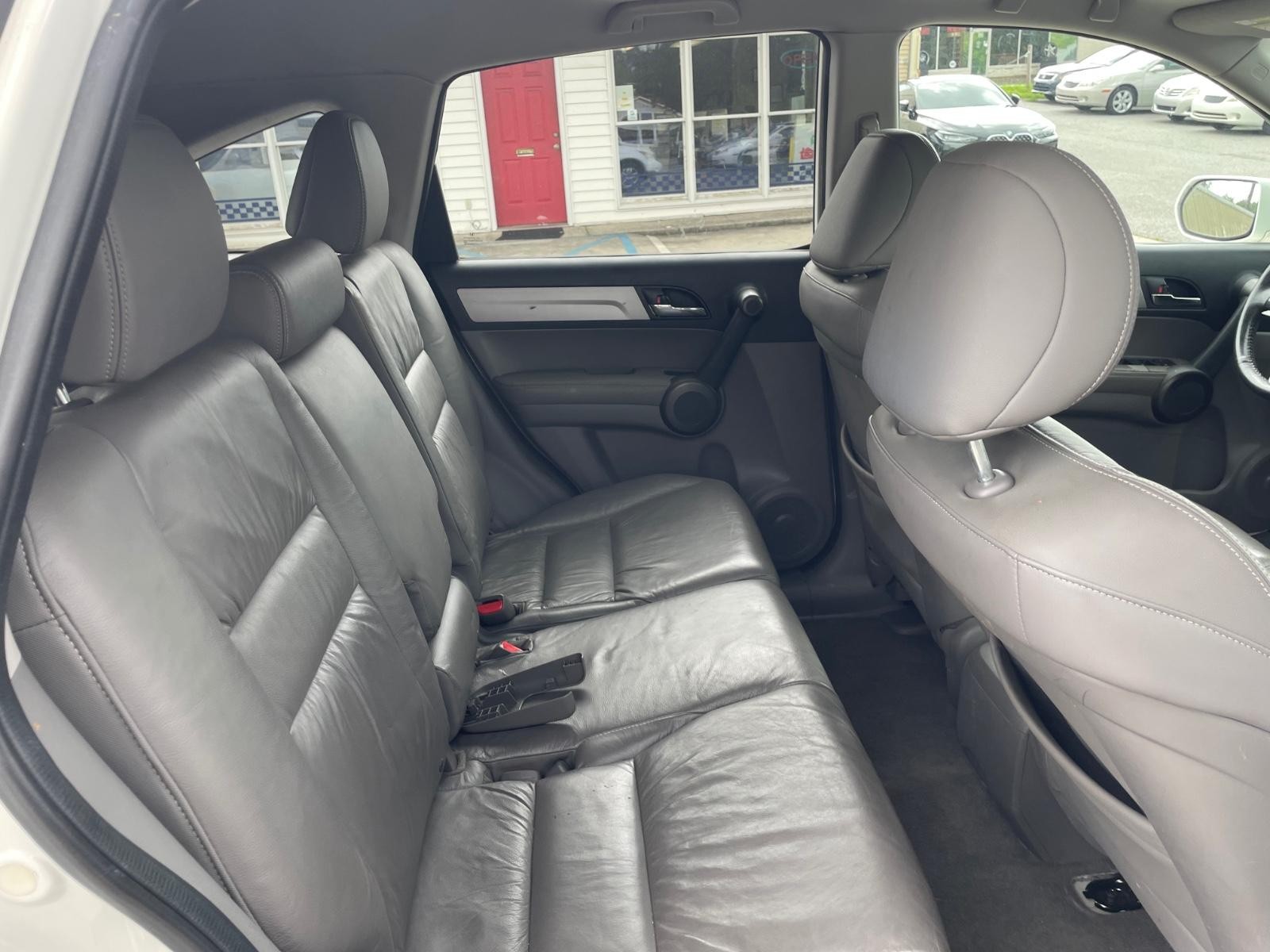 Honda CR-V Vehicle Full-screen Gallery Image 9