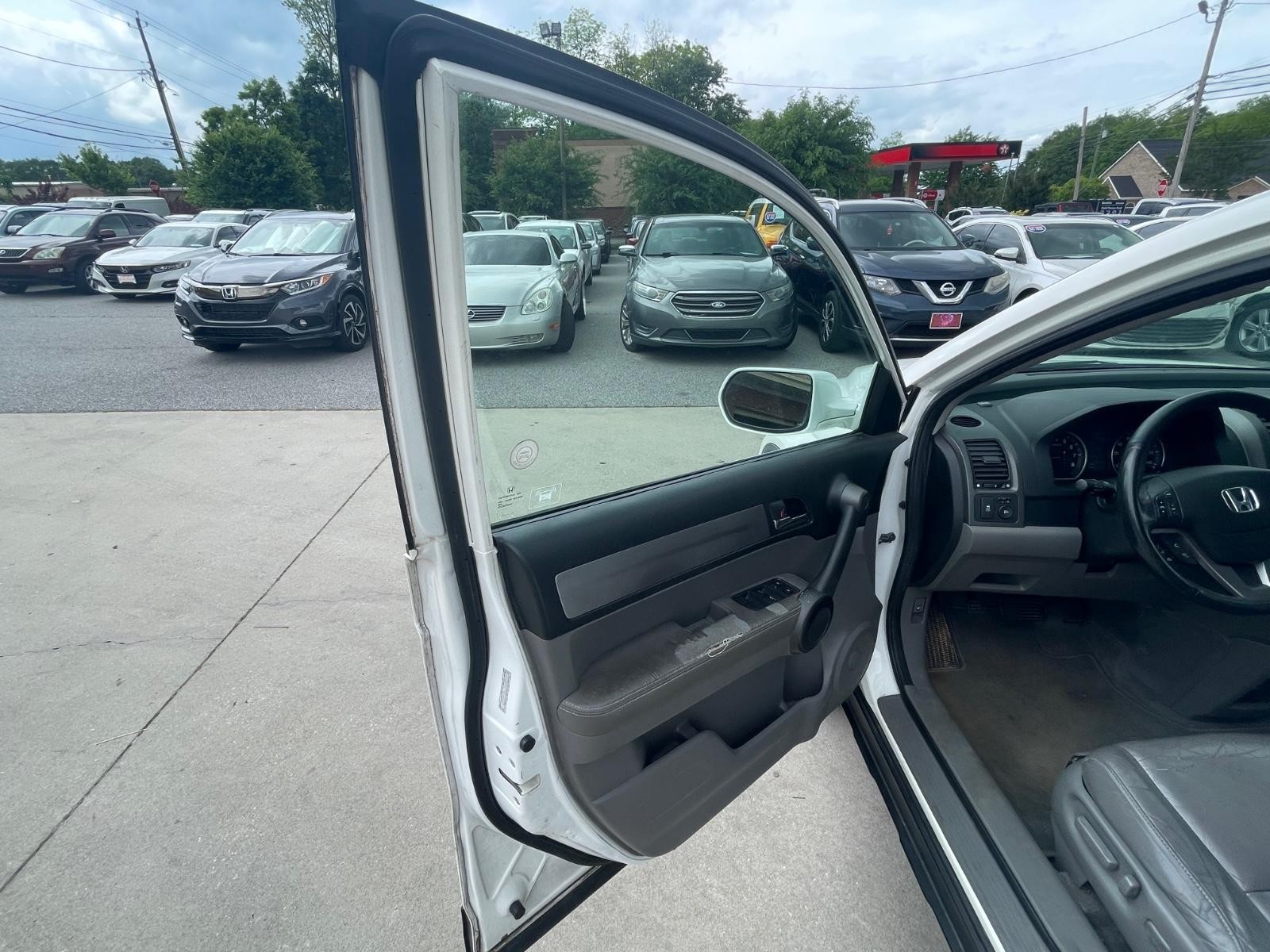 Honda CR-V Vehicle Full-screen Gallery Image 13