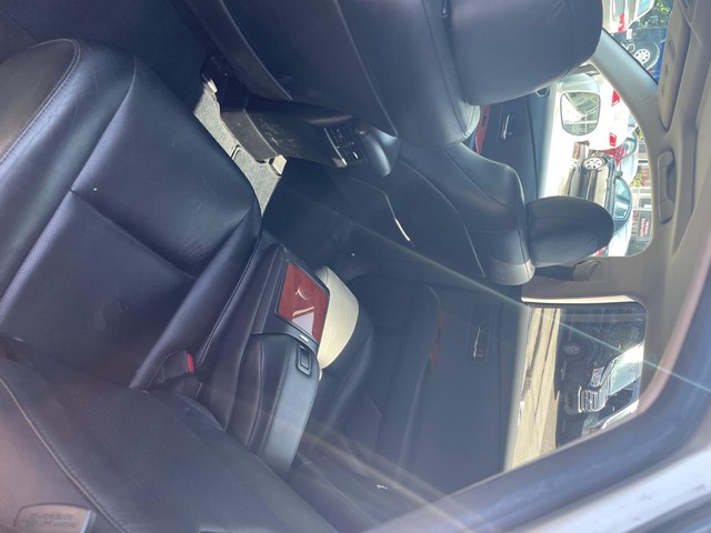 Lexus RX 350 Vehicle Full-screen Gallery Image 7