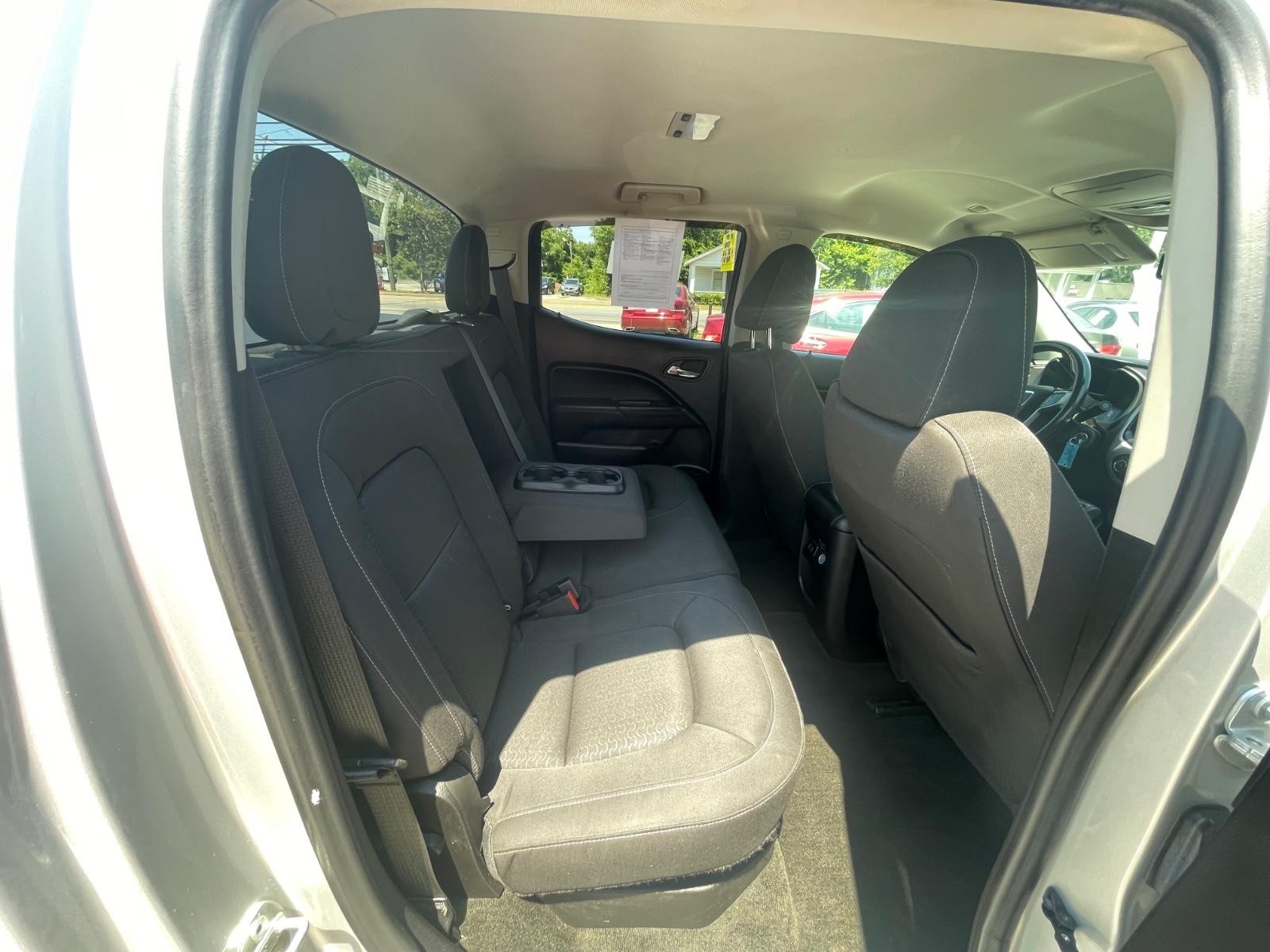 GMC Canyon Vehicle Full-screen Gallery Image 20