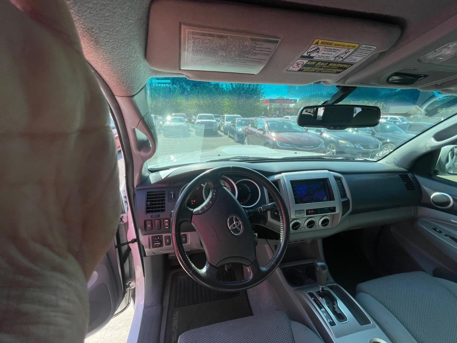 2011 Toyota Tacoma photo 4