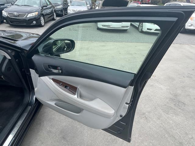 Lexus ES 350 Vehicle Full-screen Gallery Image 7