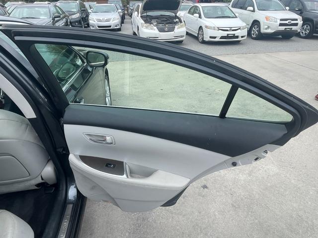 Lexus ES 350 Vehicle Full-screen Gallery Image 11