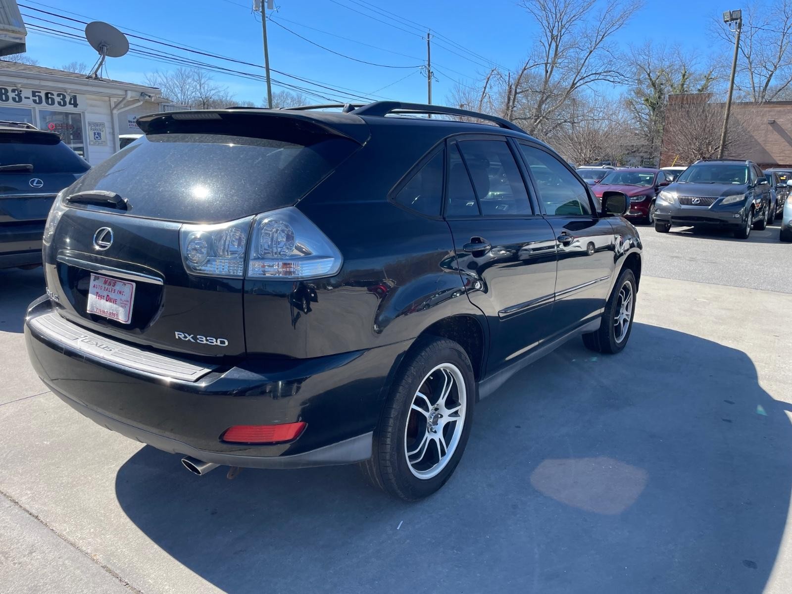 Lexus RX 330 Vehicle Full-screen Gallery Image 4