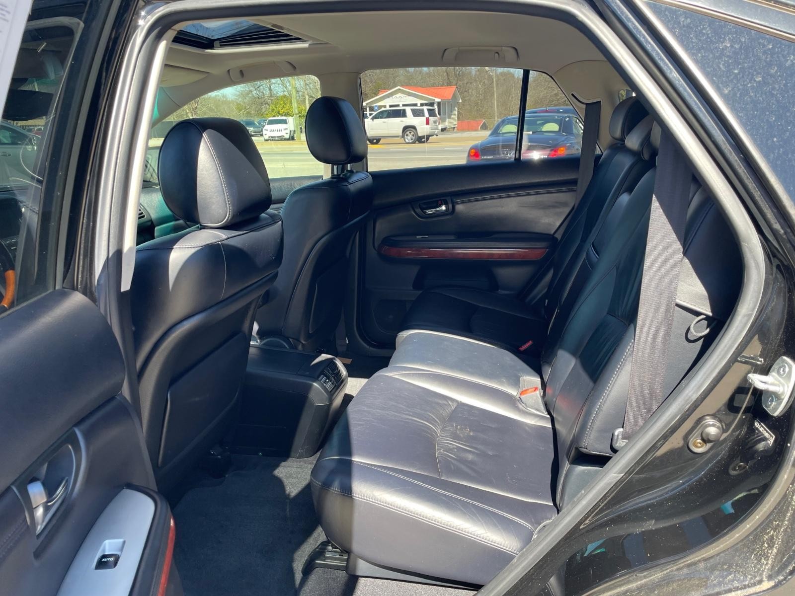 Lexus RX 330 Vehicle Full-screen Gallery Image 11