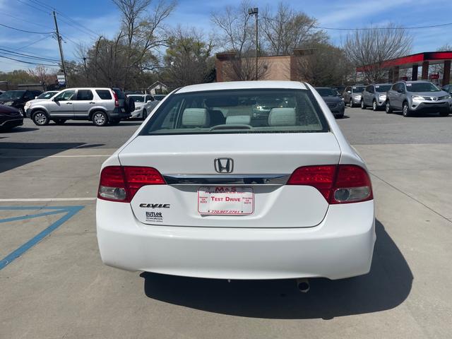 Honda Civic Sedan Vehicle Full-screen Gallery Image 4