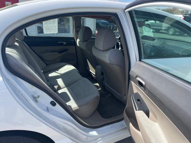 Honda Civic Sedan Vehicle Full-screen Gallery Image 11