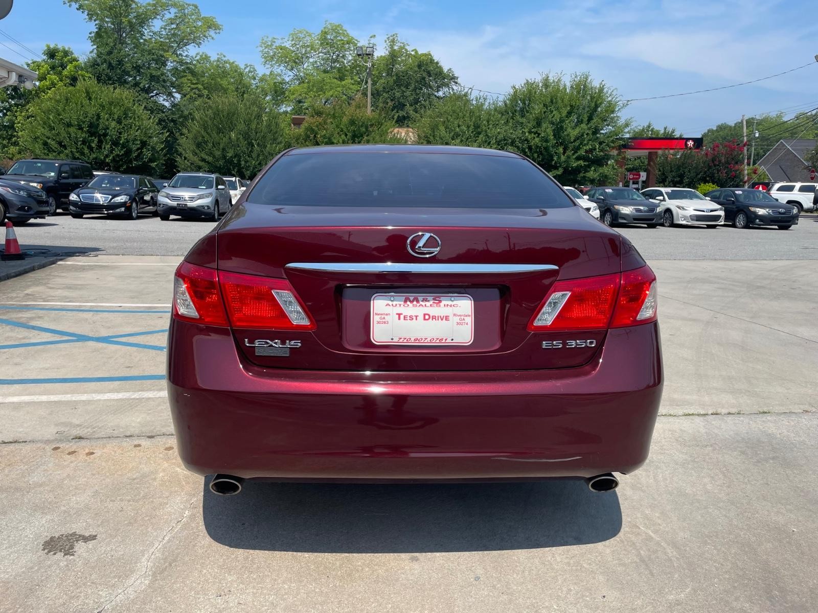 Lexus ES 350 Vehicle Full-screen Gallery Image 3