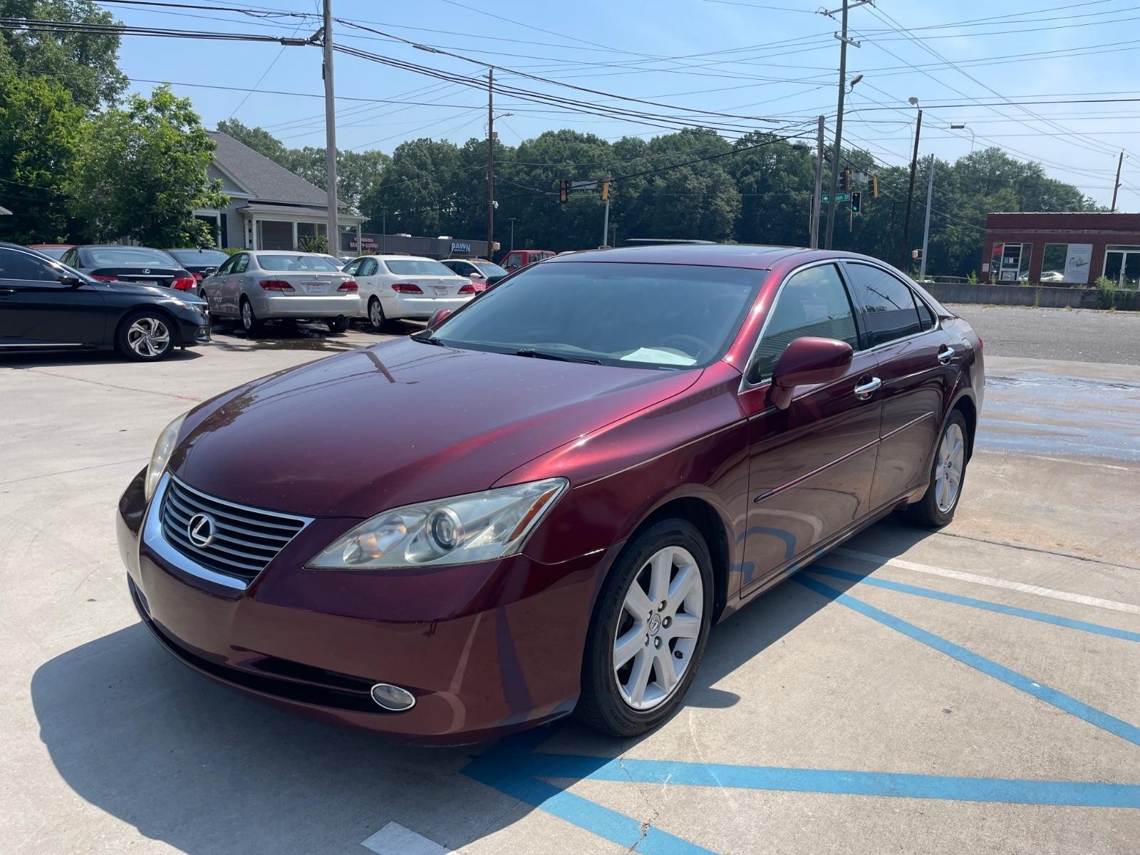 Lexus ES 350 Vehicle Full-screen Gallery Image 4