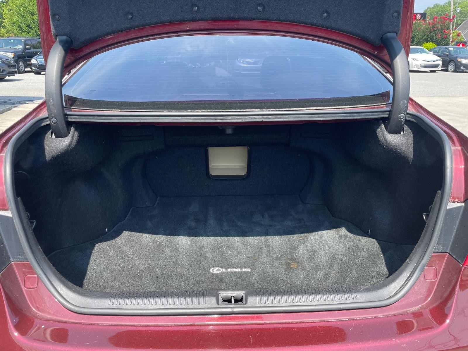 Lexus ES 350 Vehicle Full-screen Gallery Image 10