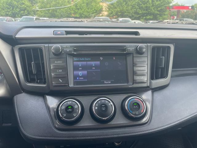 2015 Toyota RAV4 LE photo 11