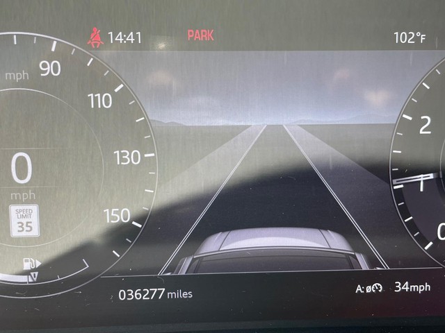 Land Rover Range Rover Vehicle Full-screen Gallery Image 5