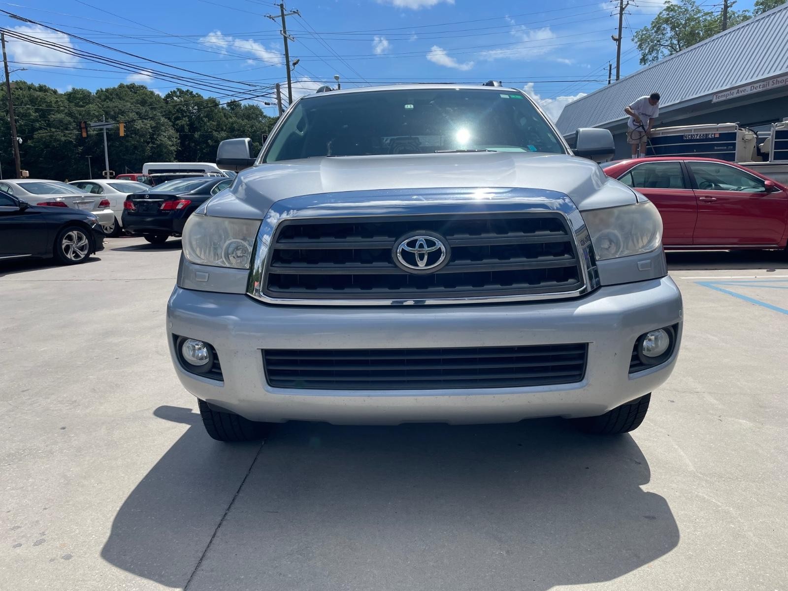 2017 Toyota Sequoia SR5 photo 2