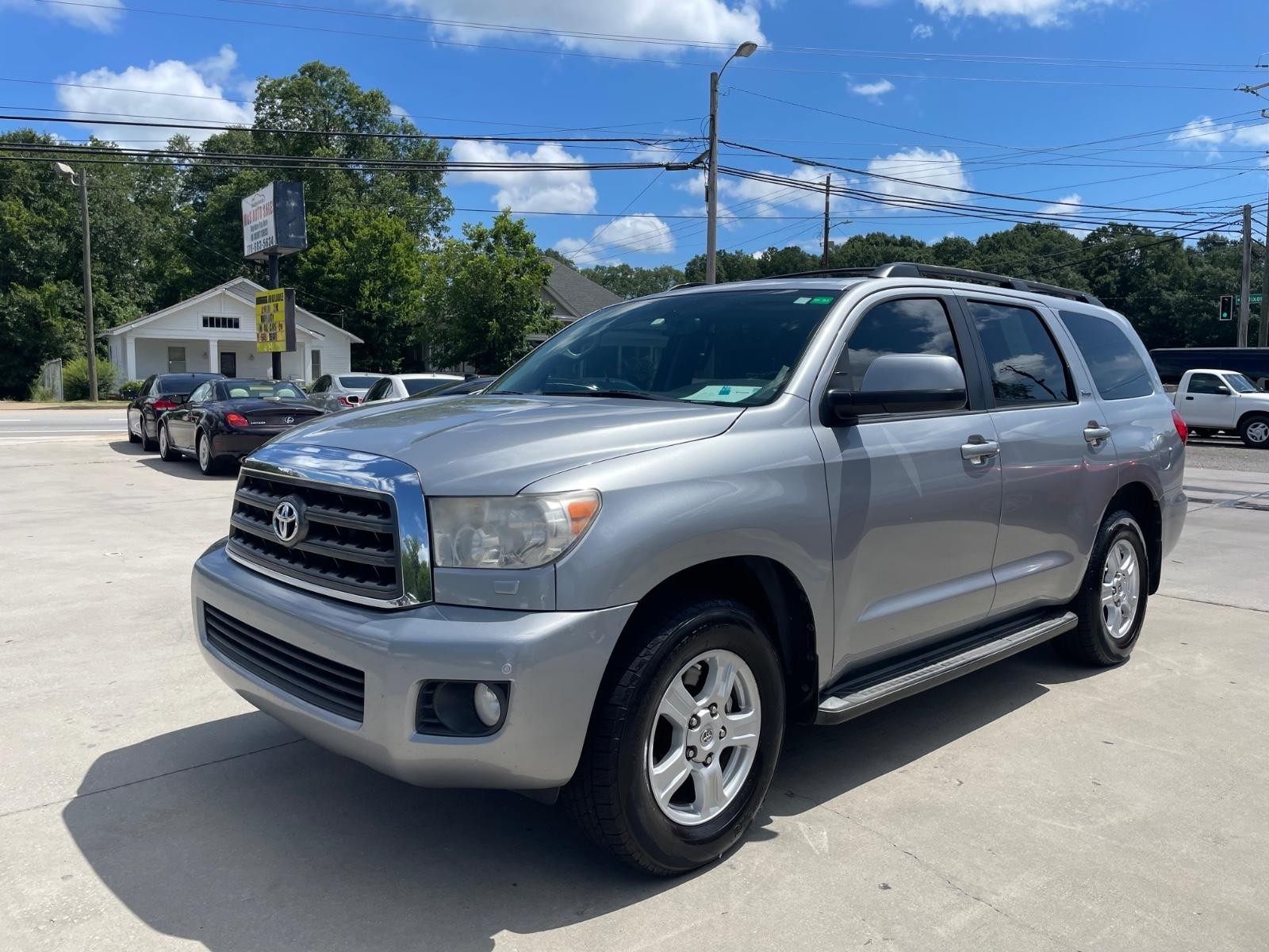 2017 Toyota Sequoia SR5 photo 3