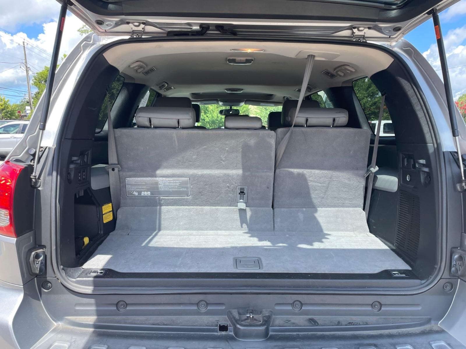 2017 Toyota Sequoia SR5 photo 5