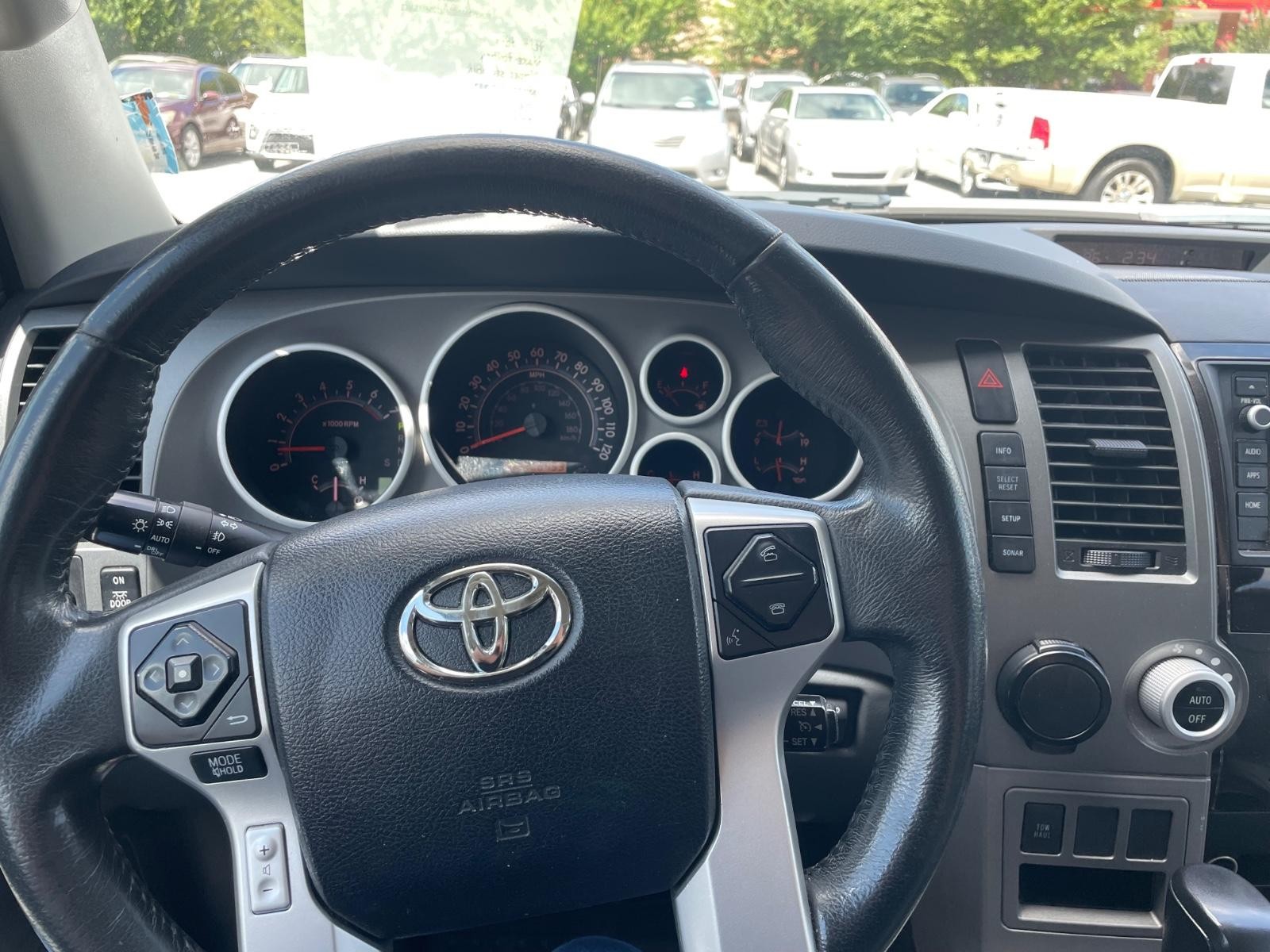 2017 Toyota Sequoia SR5 photo 8