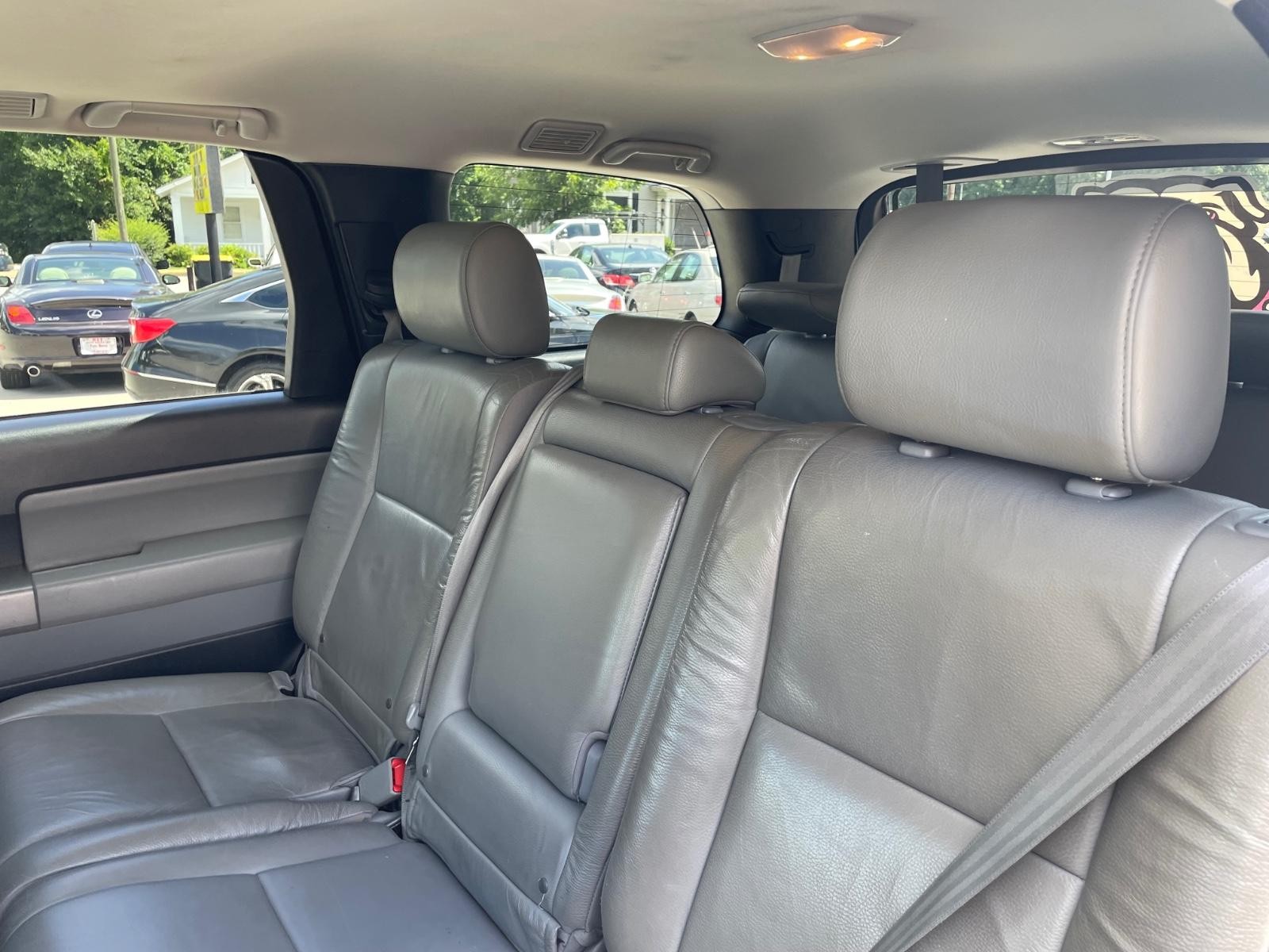 2017 Toyota Sequoia SR5 photo 12