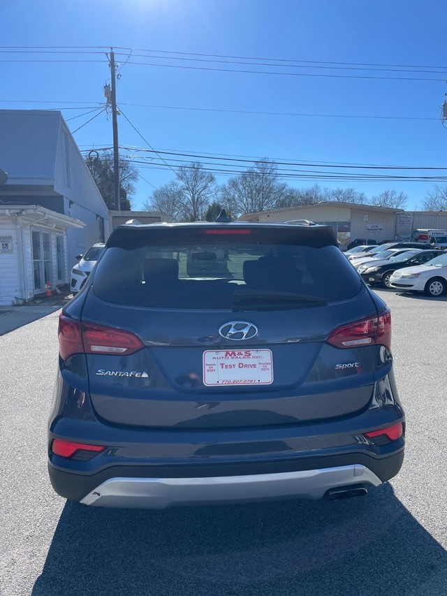 Hyundai Santa Fe Sport Vehicle Full-screen Gallery Image 4