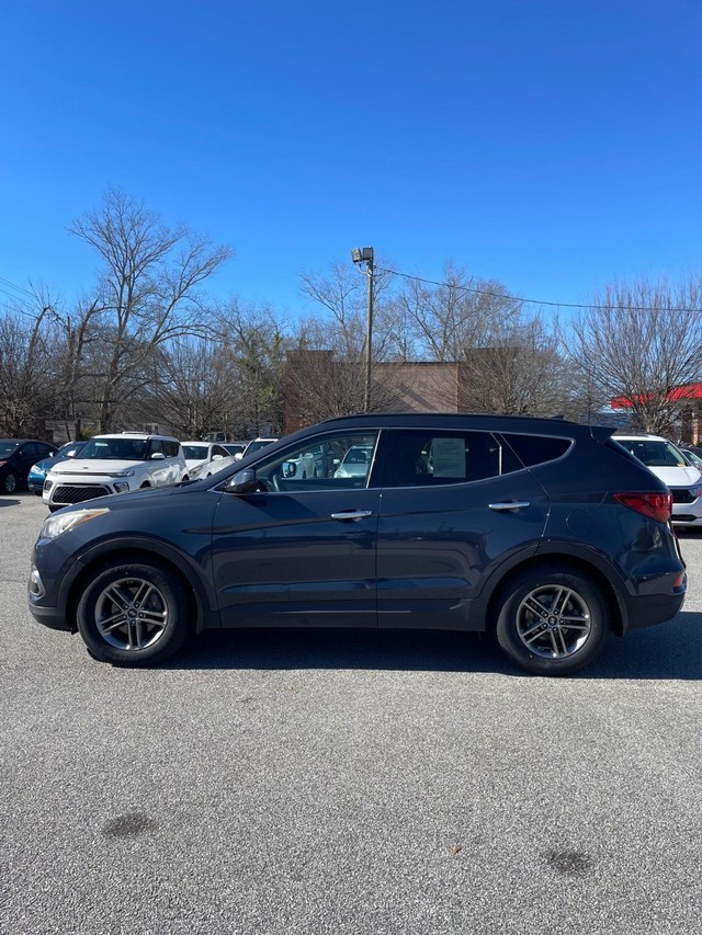 Hyundai Santa Fe Sport Vehicle Full-screen Gallery Image 5