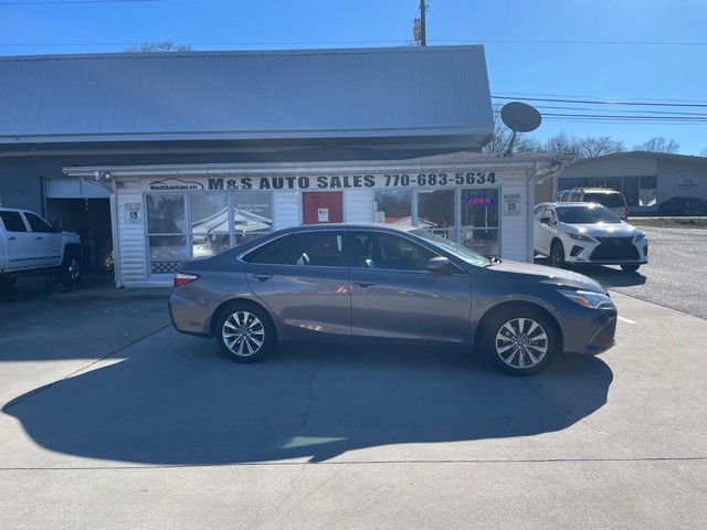 Toyota Camry Vehicle Full-screen Gallery Image 2