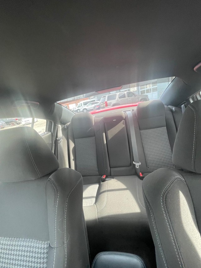 Dodge Charger Vehicle Full-screen Gallery Image 11