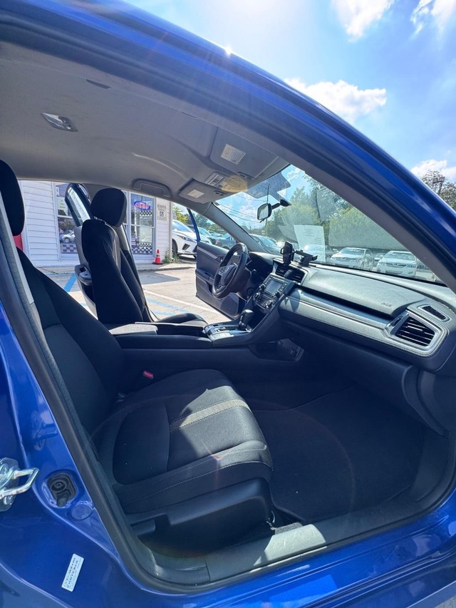 Honda Civic Sedan Vehicle Full-screen Gallery Image 5