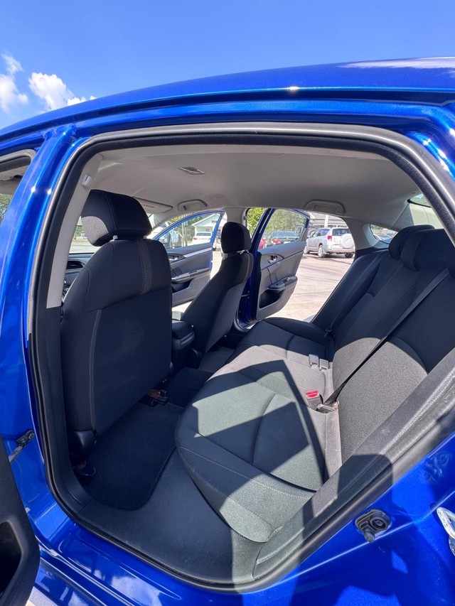 Honda Civic Sedan Vehicle Full-screen Gallery Image 7