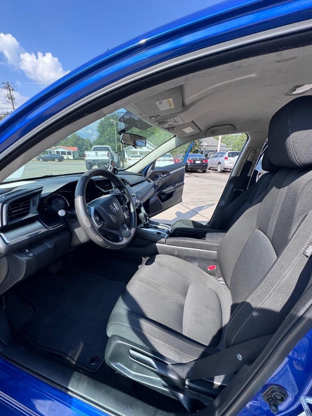 Honda Civic Sedan Vehicle Full-screen Gallery Image 8