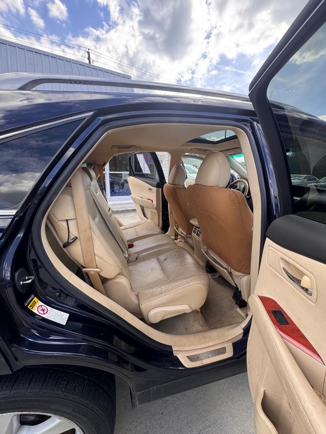 Lexus RX 350 Vehicle Full-screen Gallery Image 8