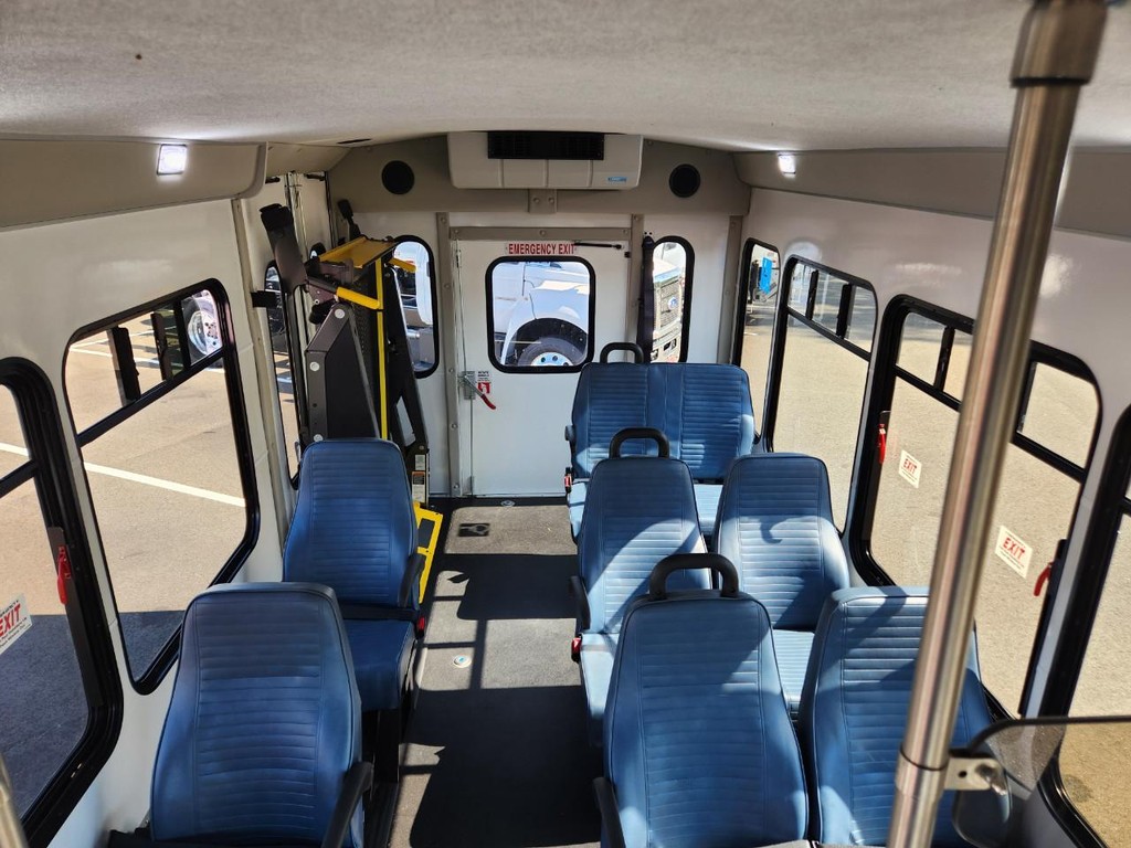 Startrans Candidate II Transit Vehicle Full-screen Gallery Image 03