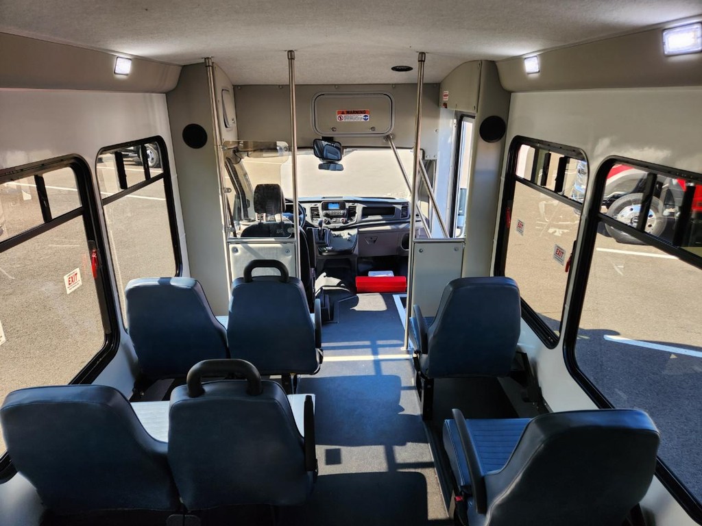 Startrans Candidate II Transit Vehicle Full-screen Gallery Image 04