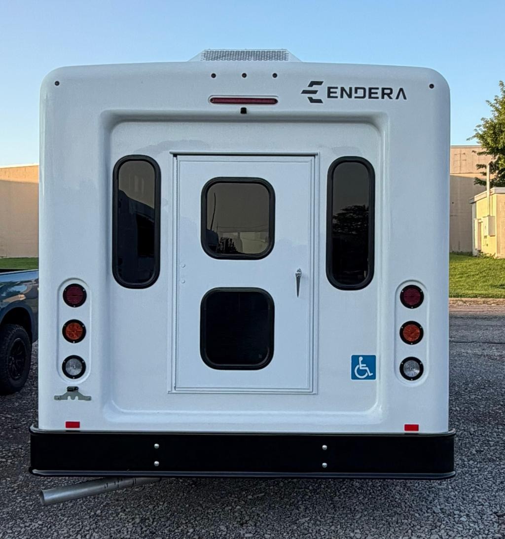 Endera B5 E450 Vehicle Full-screen Gallery Image 04