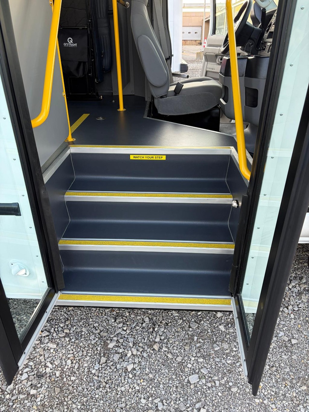 Endera B5 E450 Vehicle Full-screen Gallery Image 05
