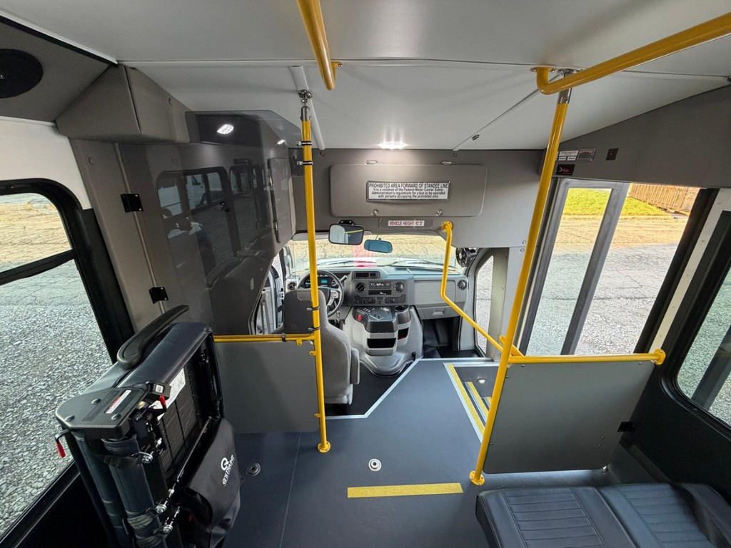 Endera B5 E450 Vehicle Full-screen Gallery Image 08