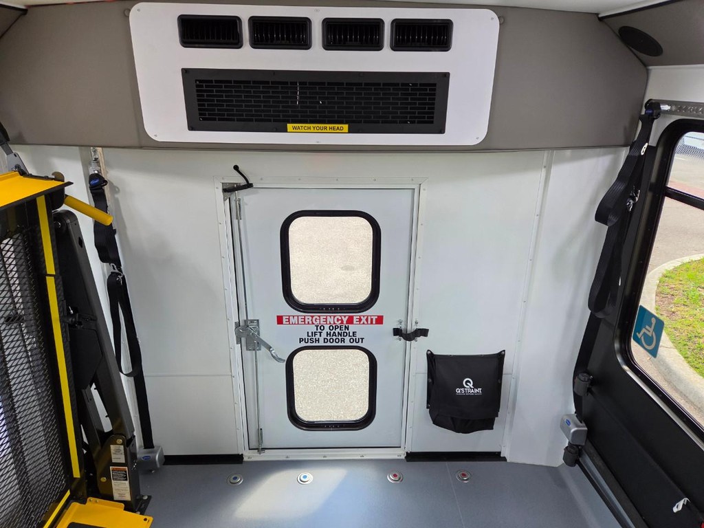 Endera B5 E350 Vehicle Full-screen Gallery Image 06