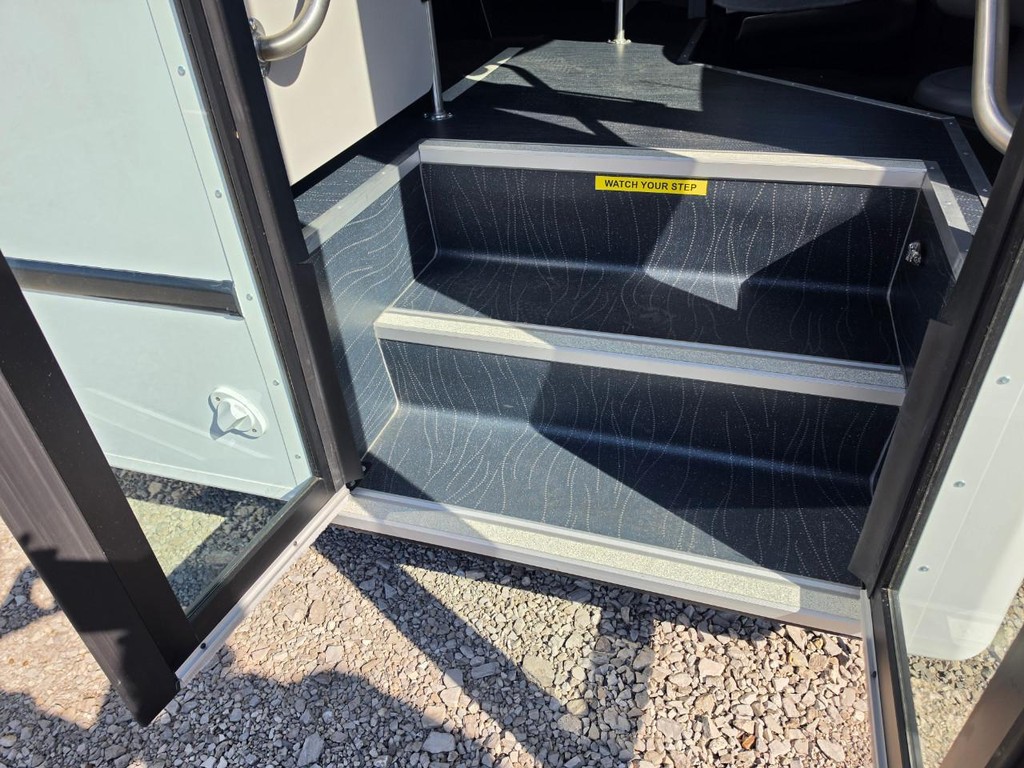 Endera E450 Vehicle Full-screen Gallery Image 05
