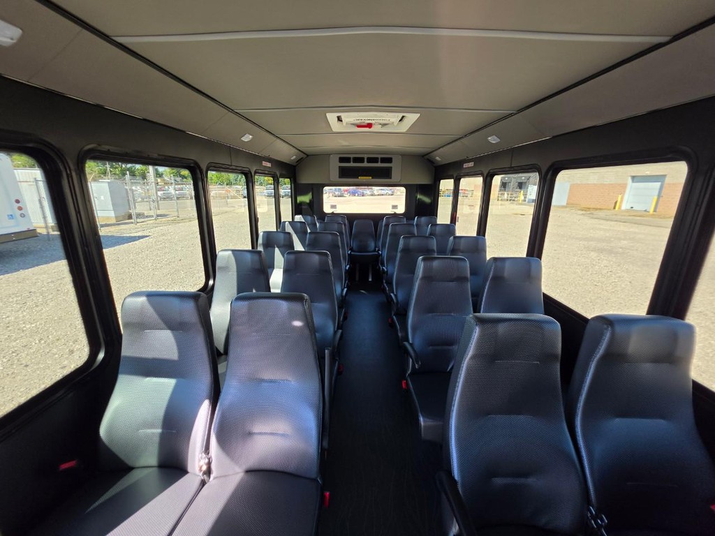 Endera E450 Vehicle Full-screen Gallery Image 09