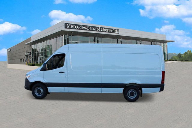 Mercedes-Benz Sprinter Cargo Van Vehicle Full-screen Gallery Image 2